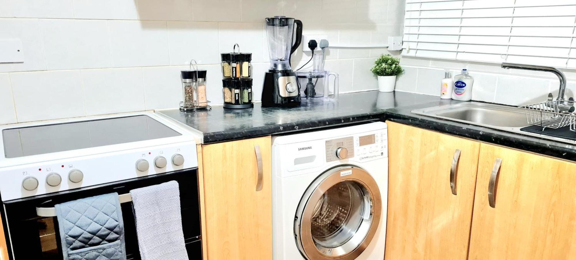 Cosy Luxurious 3 Bedroom House, Free Parking, Free Wifi, Private Garden, Free Netflix Havering kerület Kültér fotó